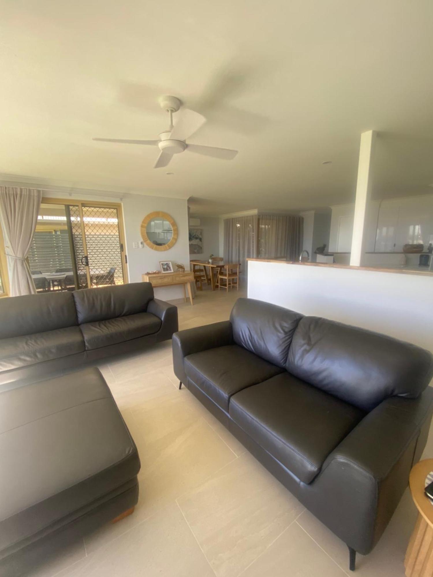 Pelican Shore Oceanfront Villa 6 Калбари Екстериор снимка