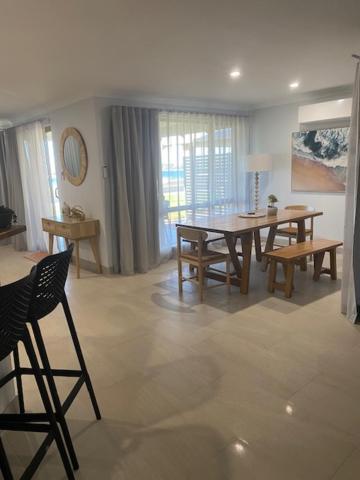 Pelican Shore Oceanfront Villa 6 Калбари Екстериор снимка