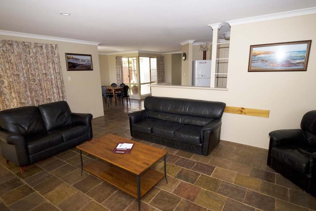 Pelican Shore Oceanfront Villa 6 Калбари Стая снимка