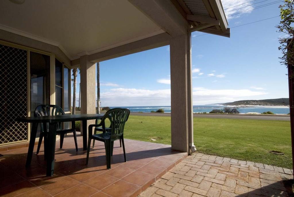 Pelican Shore Oceanfront Villa 6 Калбари Стая снимка